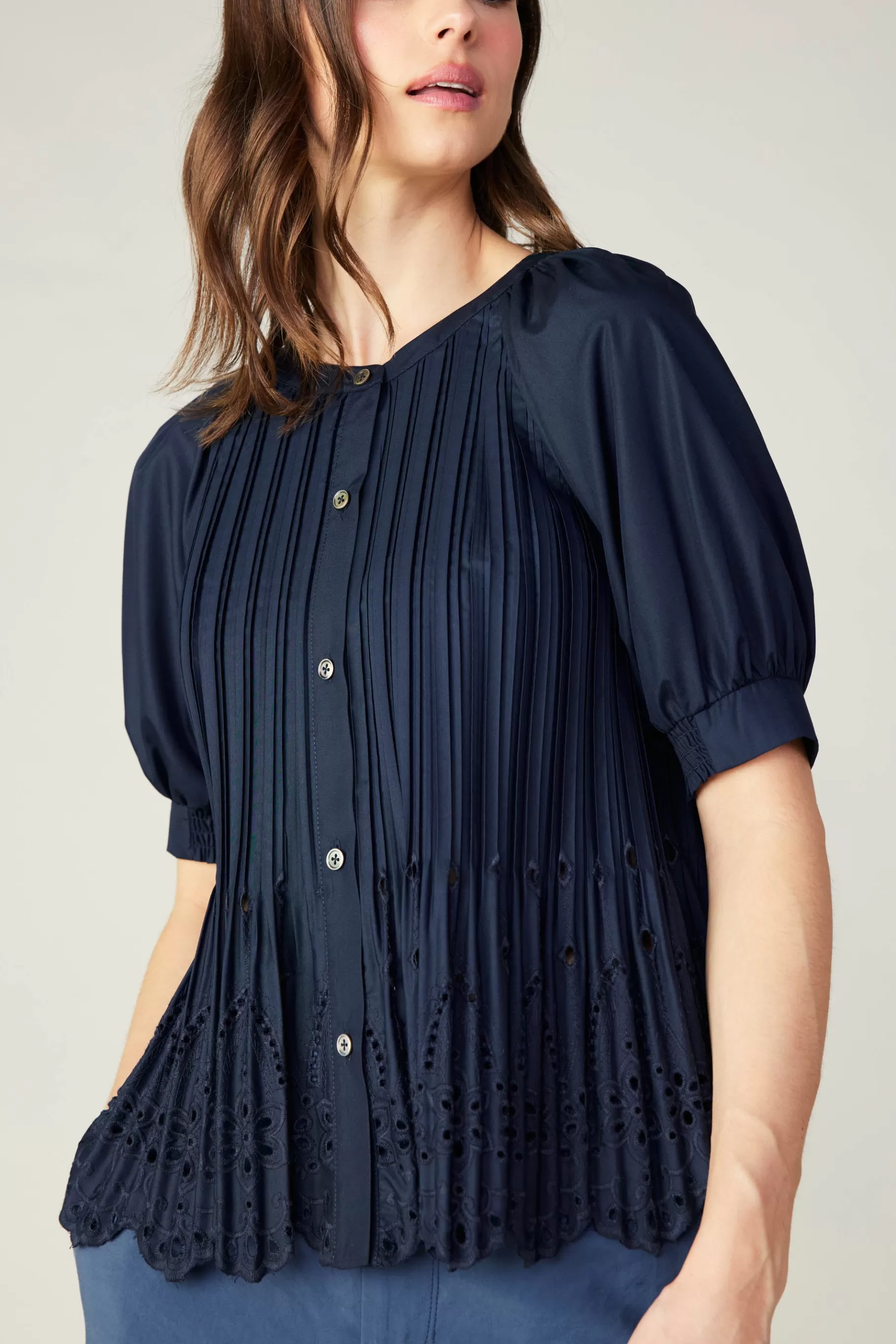 Current Air Short Sleeve Tops>Pleated Eyelet Blouse DARKNAVY
