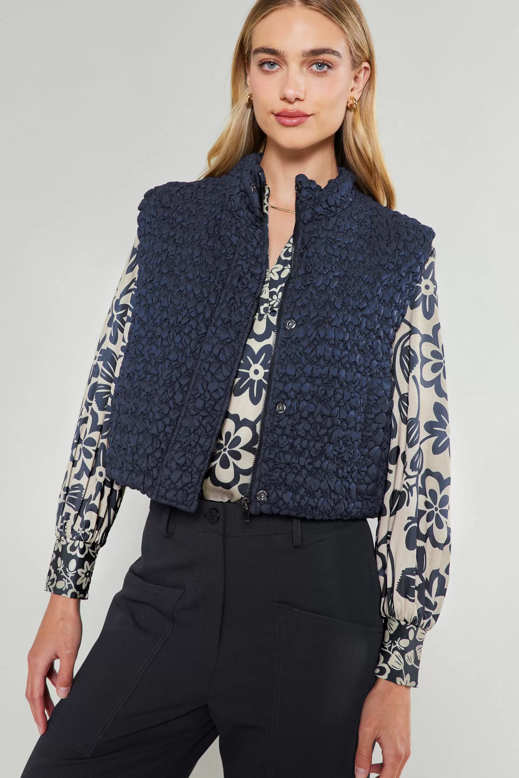 Current Air Coats & Jackets>Quilted Cropped Vest NAVY